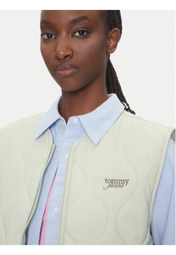 Tommy Jeans Bezrękawnik Onion DW0DW21184 Zielony Regular Fit. Kolor: zielony. Materiał: syntetyk. Długość rękawa: bez rękawów