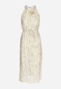 Born2be - Jasnobeżowa Koktajlowa Sukienka z Dekoltem Typu Halter z Broszką w Kształcie Kwiatu Vikiida. Typ kołnierza: dekolt halter. Kolor: beżowy. Długość rękawa: bez rękawów. Wzór: kwiaty. Styl: wizytowy #6