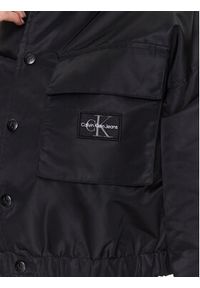 Calvin Klein Jeans Kurtka przejściowa J20J221185 Beżowy Regular Fit. Kolor: beżowy. Materiał: syntetyk