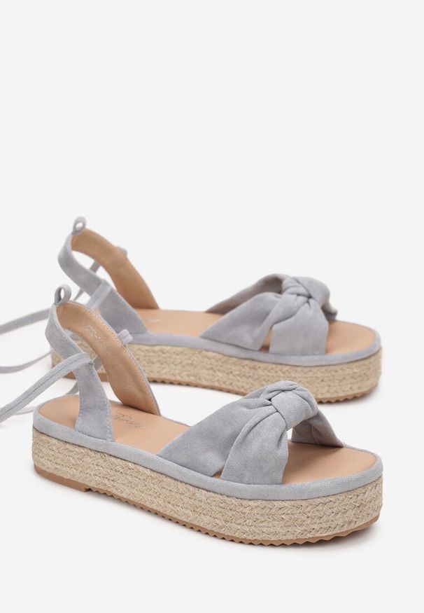 Renee - Niebieskie Wiązane Sandały z Supełkiem na Jutowej Platformie Dapina. Zapięcie: pasek. Kolor: niebieski. Materiał: materiał. Obcas: na platformie. Styl: boho