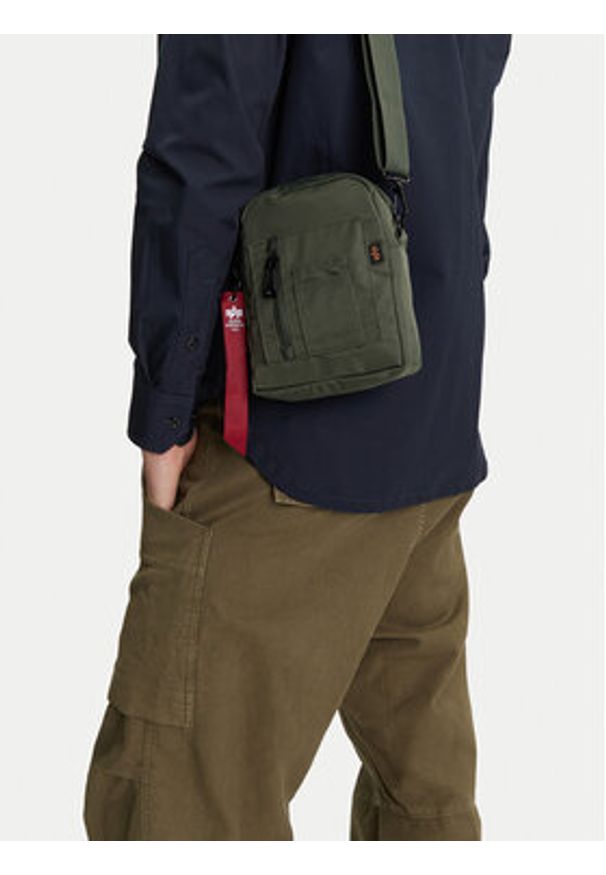 Alpha Industries Saszetka Crew Carry Bag 196924 Zielony. Kolor: zielony. Materiał: materiał