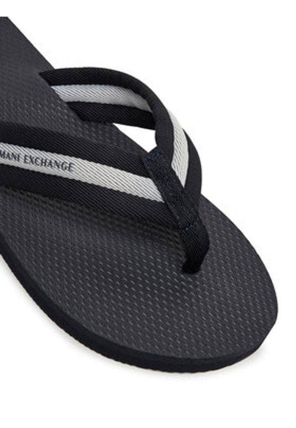 Armani Exchange Japonki XUQ006 XV962 U385 Granatowy. Kolor: niebieski. Materiał: materiał