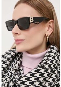 Burberry Okulary przeciwsłoneczne damskie kolor czarny. Kształt: prostokątne. Kolor: czarny #1