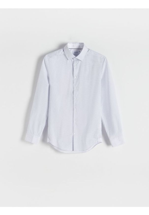 Reserved - Koszula slim z drobnym printem - biały. Kolor: biały. Materiał: bawełna, tkanina. Wzór: nadruk