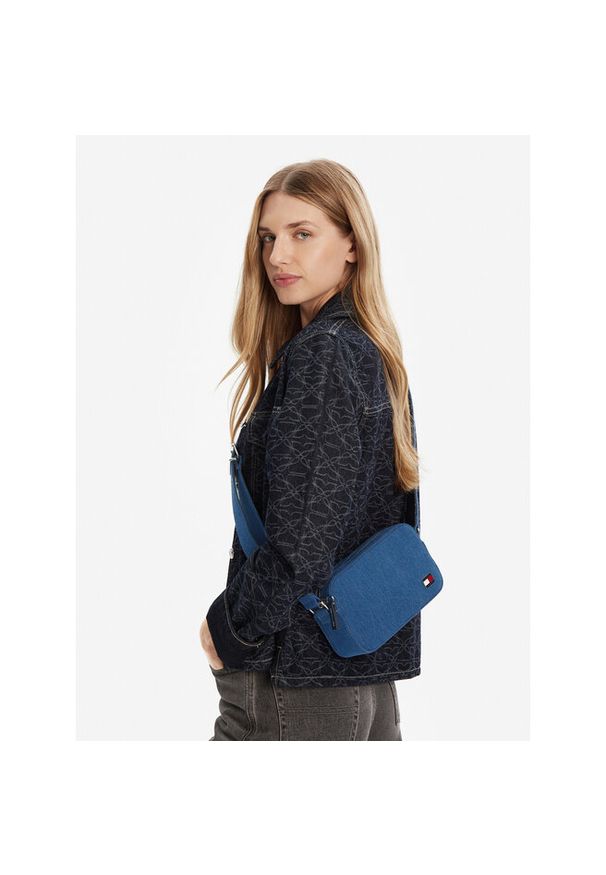 Torebka Tommy Jeans. Kolor: niebieski