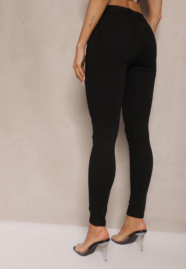 Renee - Czarne Jeansy z Bawełną Skinny High Waist Push Up Totanna. Okazja: na spotkanie biznesowe, na co dzień, do pracy. Stan: podwyższony. Kolor: czarny. Styl: elegancki, biznesowy, casual