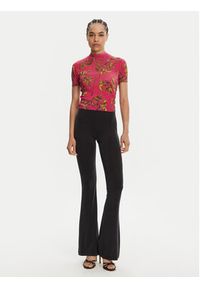 Versace Jeans Couture Sweter 78HAFM07 Różowy Slim Fit. Kolor: różowy. Materiał: wiskoza