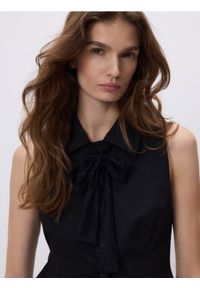 Reserved - Kamizelka z wiązaniem - czarny. Kolor: czarny. Materiał: wiskoza, tkanina #1
