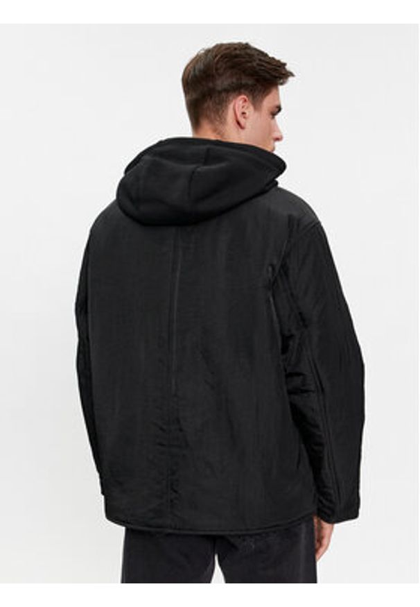 Calvin Klein Jeans Kurtka przejściowa Skater Hooded Jacket J30J325290 Czarny Regular Fit. Kolor: czarny. Materiał: syntetyk