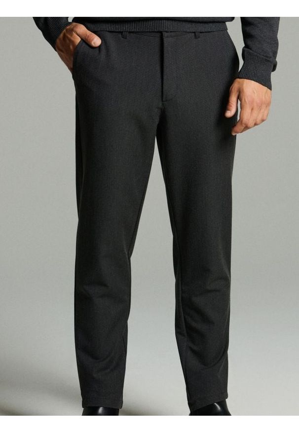 Sinsay - Eleganckie spodnie chino slim - szary. Kolor: szary. Styl: elegancki
