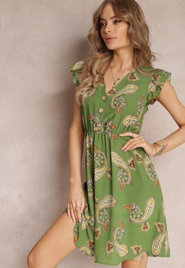 Renee - Zielona Rozkloszowana Sukienka Mini we Wzór Paisley Rachelli. Typ kołnierza: kołnierz z falbankami. Kolor: zielony. Długość rękawa: bez rękawów. Wzór: paisley. Styl: elegancki. Długość: mini