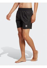 Adidas - adidas Szorty kąpielowe Originals Essentials Solid Swim Shorts HT4411 Czarny Regular Fit. Kolor: czarny. Materiał: syntetyk #1