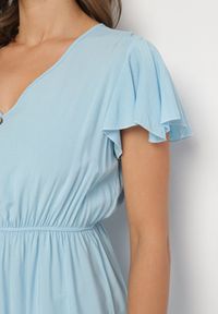 Born2be - Niebieska Rozkloszowana Bawełniana Sukienka z Guzikami i Falbanami Natinema. Okazja: na co dzień. Typ kołnierza: dekolt w serek. Kolor: niebieski. Materiał: bawełna. Sezon: lato. Styl: casual #5