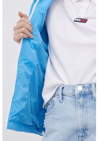 Tommy Jeans kurtka damska przejściowa. Kolor: niebieski. Materiał: poliamid