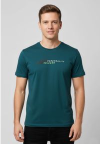 Volcano - Bawełniana koszulka T-SUBI. Kolor: turkusowy. Materiał: bawełna. Długość rękawa: krótki rękaw. Długość: krótkie. Wzór: napisy, nadruk. Styl: klasyczny #1