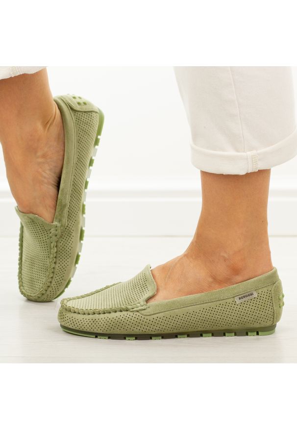 POTOCKI - Zielone ażurowe zamszowe mokasyny damskie Potocki 09301. Okazja: na co dzień. Kolor: zielony. Materiał: zamsz. Szerokość cholewki: normalna. Wzór: ażurowy. Sezon: jesień, wiosna, lato. Styl: elegancki, casual