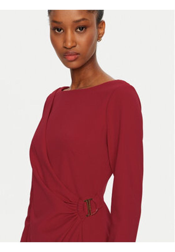 DKNY Sukienka koktajlowa DD4H1242 Czerwony Slim Fit. Kolor: czerwony. Materiał: syntetyk. Styl: wizytowy