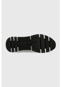 Calvin Klein Jeans sneakersy kolor czarny. Nosek buta: okrągły. Zapięcie: sznurówki. Kolor: czarny. Materiał: skóra, poliester, guma. Obcas: na platformie