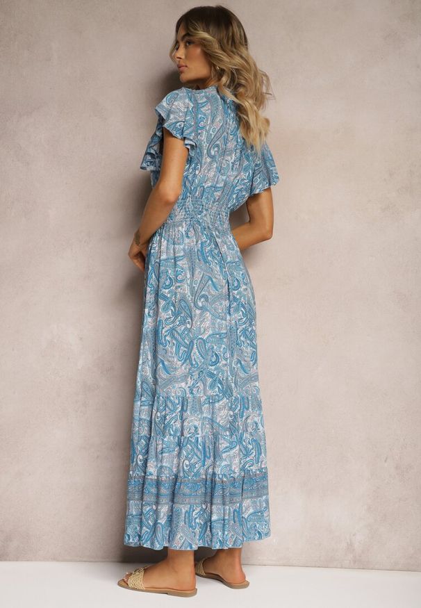 Renee - Niebieska Bawełniana Sukienka Paisley z Kopertowym Dekoltem z Falbaną i Gumką w Talii Brionea. Okazja: na co dzień. Typ kołnierza: dekolt kopertowy. Kolor: niebieski. Materiał: bawełna. Długość rękawa: krótki rękaw. Wzór: paisley. Typ sukienki: kopertowe. Styl: casual, elegancki