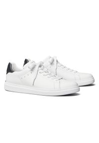 Tory Burch - TORY BURCH - Białe sneakersy Howell Court. Kolor: biały. Materiał: jeans. Wzór: aplikacja #2