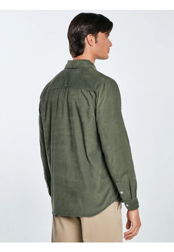 Big-Star - Koszula męska z drobnego sztruksu khaki Cordwis 303. Kolor: zielony. Materiał: sztruks