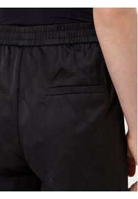 Hugo - HUGO Spodnie materiałowe Harida-1 50538802 Czarny Relaxed Fit. Kolor: czarny. Materiał: syntetyk #4