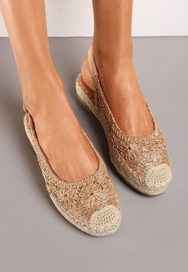 Born2be - Brązowe Espadryle na Płaskiej Plecionej Podeszwie z Ażurową Cholewką Sousi. Okazja: na imprezę. Kolor: beżowy. Materiał: len. Szerokość cholewki: normalna. Wzór: ażurowy. Sezon: lato. Styl: elegancki