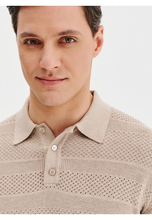 Pako Lorente - PAKO LORENTE – Beżowe polo swetrowe. Okazja: na co dzień. Typ kołnierza: polo. Kolor: beżowy. Materiał: bawełna. Styl: casual