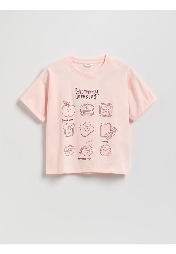 Reserved - T-shirt z haftem - pastelowy róż. Kolor: różowy. Materiał: bawełna. Wzór: haft