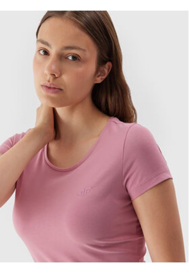 4f - 4F T-Shirt 4FAW23TTSHF0906 Różowy Slim Fit. Kolor: różowy. Materiał: bawełna