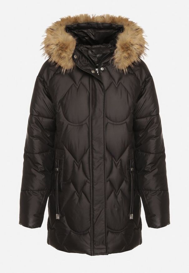 Born2be - Czarna Pikowana Kurtka z Kapturem z Futerkiem Oliresa. Okazja: na co dzień. Typ kołnierza: kaptur. Kolor: czarny. Materiał: futro. Styl: casual, sportowy