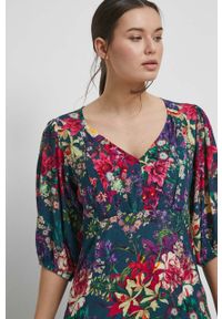 medicine - Medicine sukienka kolor maxi rozkloszowana. Kolor: turkusowy. Materiał: tkanina. Typ sukienki: rozkloszowane. Długość: maxi #5