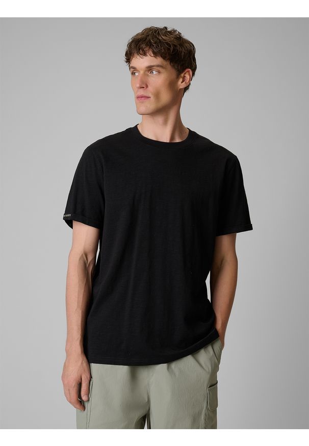 4f - 4F T-shirt regular gładki męski - czarny L. Okazja: na co dzień. Kolor: czarny. Materiał: dzianina, bawełna. Wzór: gładki. Styl: casual