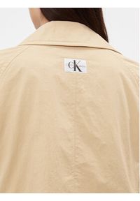 Calvin Klein Jeans Trencz J20J222582 Beżowy Regular Fit. Kolor: beżowy. Materiał: syntetyk