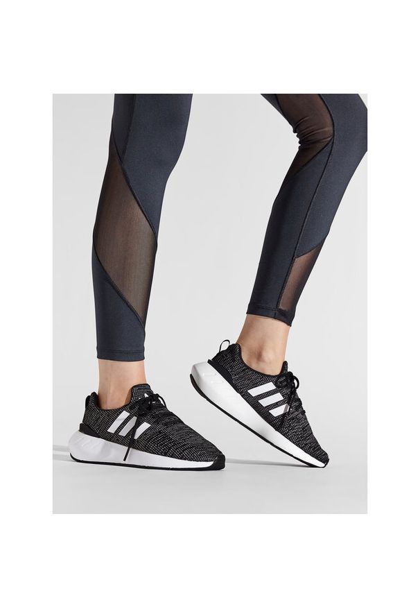 Adidas - Sneakersy adidas. Kolor: szary. Sport: bieganie