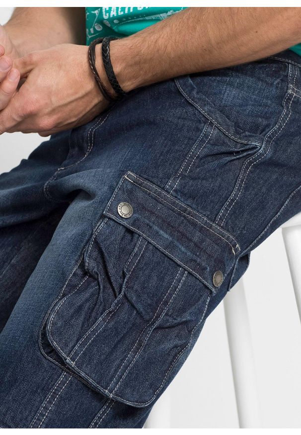 bonprix - Bermudy dżinsowe bojówki Regular Fit. Kolor: niebieski. Wzór: aplikacja. Styl: elegancki