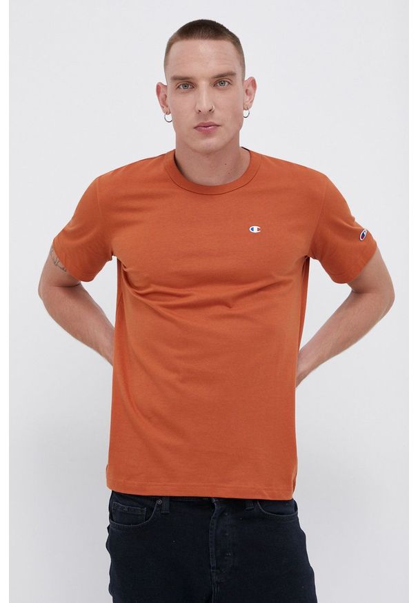Champion - T-shirt bawełniany. Okazja: na co dzień. Kolor: pomarańczowy. Materiał: bawełna. Wzór: gładki, aplikacja. Styl: casual