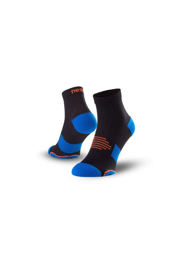 NESSI SPORTSWEAR - Bezszwowe skarpety do biegania MARATON Nessi Sportswear. Kolor: czarny. Sport: bieganie