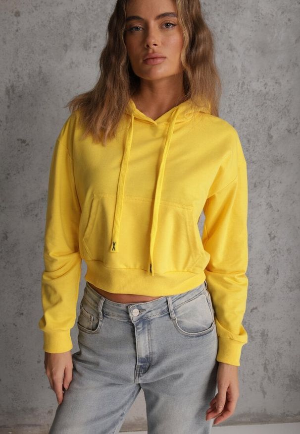 Renee - Żółta Bluza z Kapturem i Bawełną Ozdobiona Ściągaczami Evianae. Okazja: na spacer, na co dzień. Typ kołnierza: kaptur. Kolor: żółty. Materiał: bawełna. Długość rękawa: długi rękaw. Długość: długie. Wzór: aplikacja. Styl: casual