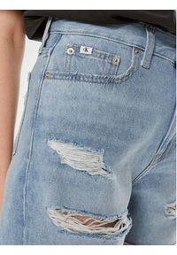 Calvin Klein Jeans Szorty jeansowe J20J222803 Niebieski Mom Fit. Kolor: niebieski. Materiał: jeans, bawełna