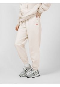 outhorn - Spodnie dresowe damskie - kremowe. Kolor: kremowy. Materiał: dresówka. Wzór: nadruk #8