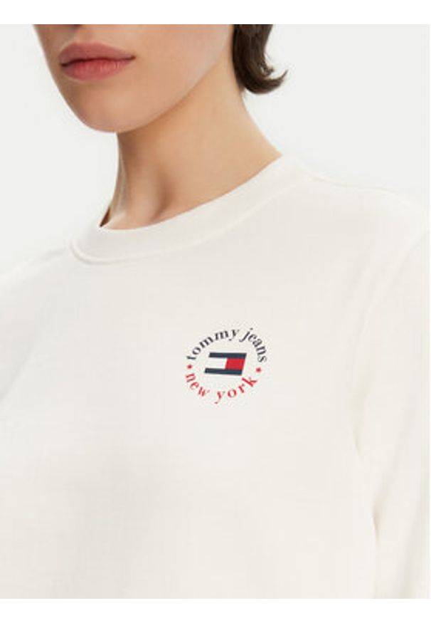 Tommy Jeans Bluza Essential DW0DW20639 Biały Regular Fit. Kolor: biały. Materiał: bawełna