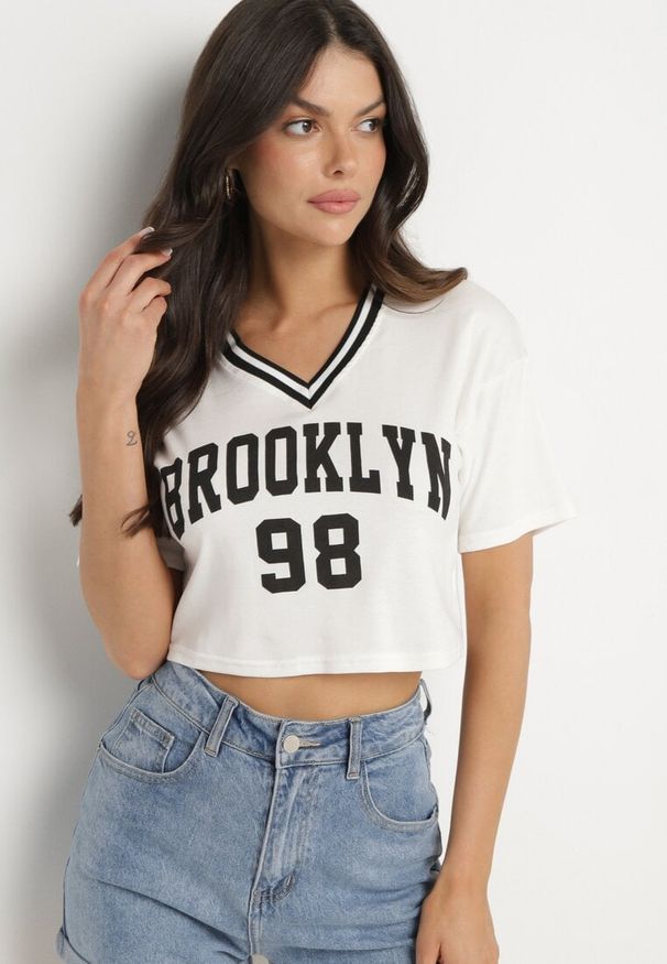 Born2be - Biały Bawełniany T-shirt z Napisem Nitanelia. Okazja: na co dzień. Kolor: biały. Materiał: bawełna. Wzór: napisy. Styl: casual