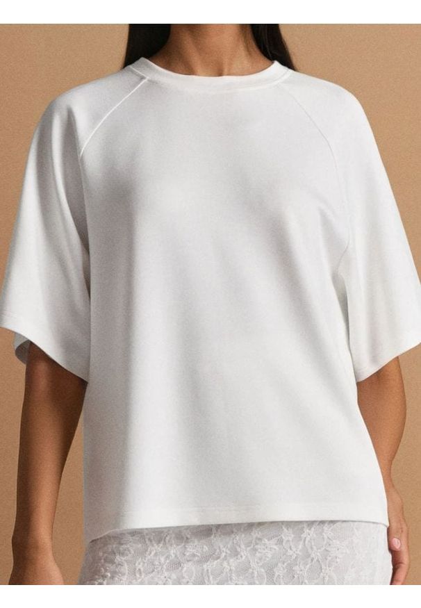 Sinsay - Bluza z domieszką wiskozy - kremowy. Kolor: kremowy. Materiał: wiskoza