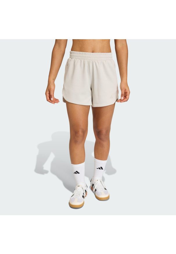 Adidas - Szorty Pacer Workout Waffle. Kolor: beżowy. Technologia: ClimaCool (Adidas). Sport: fitness