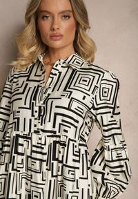 Renee - Czarna Rozkloszowana Sukienka z Wiskozą w Geometryczny Print Apirestia. Okazja: na co dzień, na spacer. Typ kołnierza: dekolt w kształcie V. Kolor: czarny. Materiał: wiskoza. Wzór: geometria, nadruk. Typ sukienki: proste. Styl: elegancki, casual #3