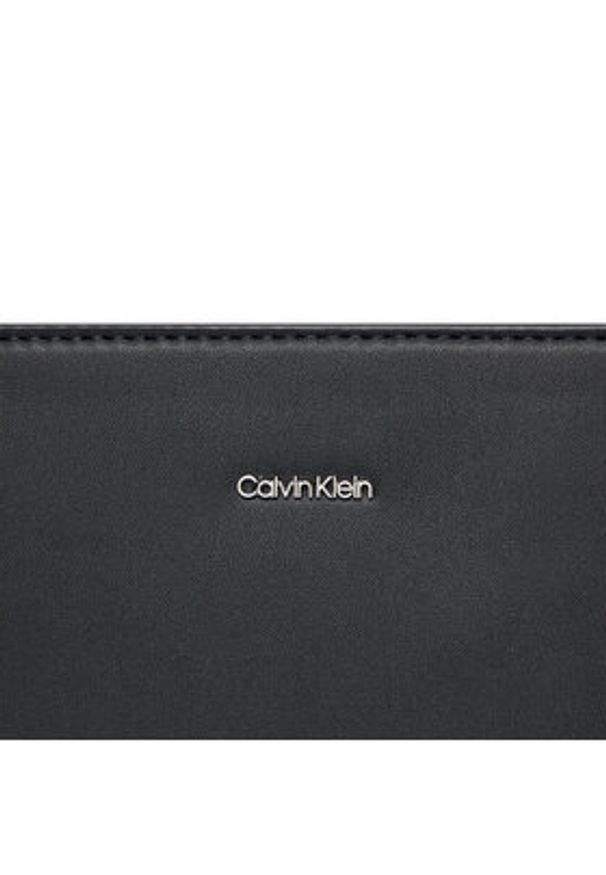 Calvin Klein Torebka Ck Must Xbody Md K60K610927 Czarny. Kolor: czarny. Materiał: skórzane