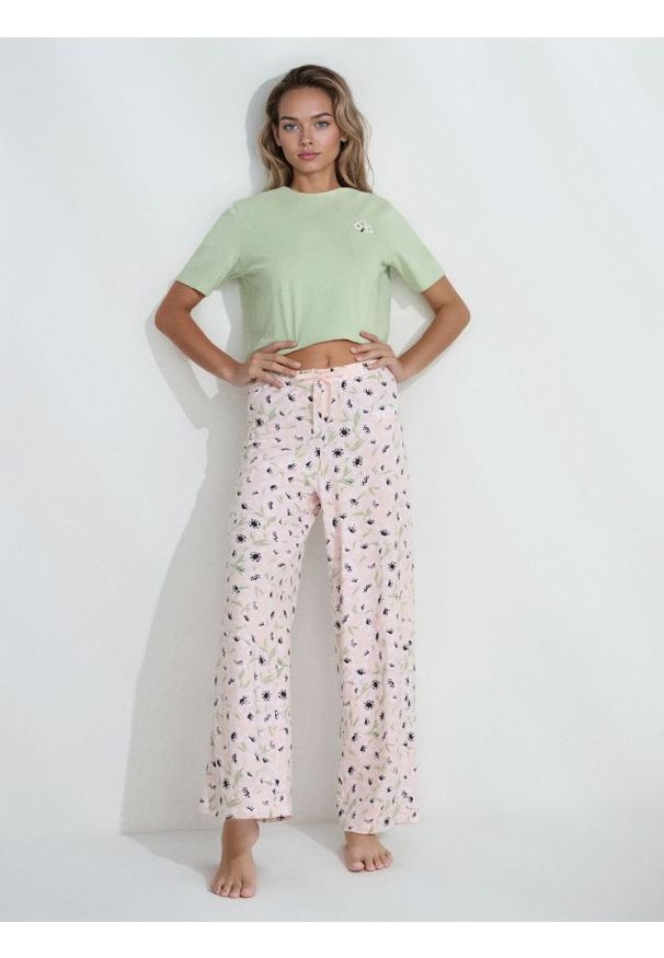 Sinsay - Bawełniana piżama dwuczęściowa z nadrukiem - zielony. Kolor: zielony. Materiał: bawełna. Wzór: nadruk