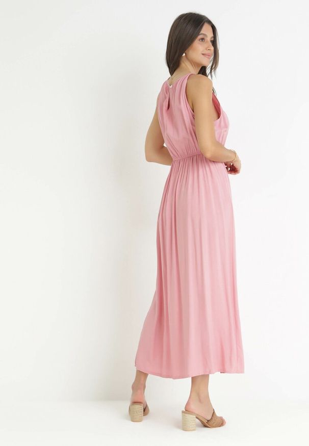 Born2be - Jasnoróżowa Sukienka z Wiskozy Bez Rękawów z Gumką w Pasie Fona. Kolor: różowy. Materiał: wiskoza. Długość rękawa: bez rękawów