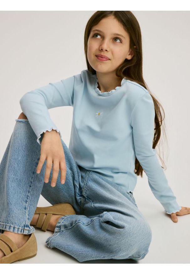 Reserved - Koszulka z haftem - jasnoniebieski. Kolor: niebieski. Materiał: bawełna. Wzór: haft